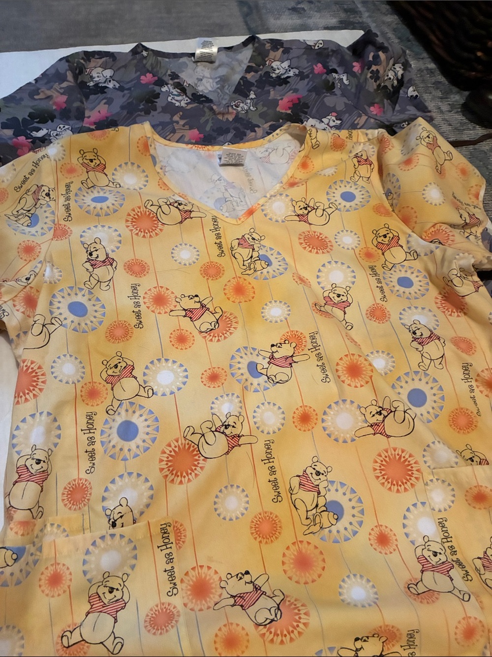 Adults Scrubs Disney Characters of Winnie the Poo and 101Dalmations Size XL